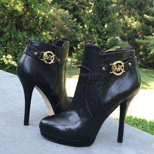 🔥1 DAY SALE🔥MICHAEL KORS LEATHER PLATFORM ANKLE
